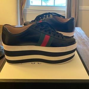 Authentic🎉 Gucci Sneakers!